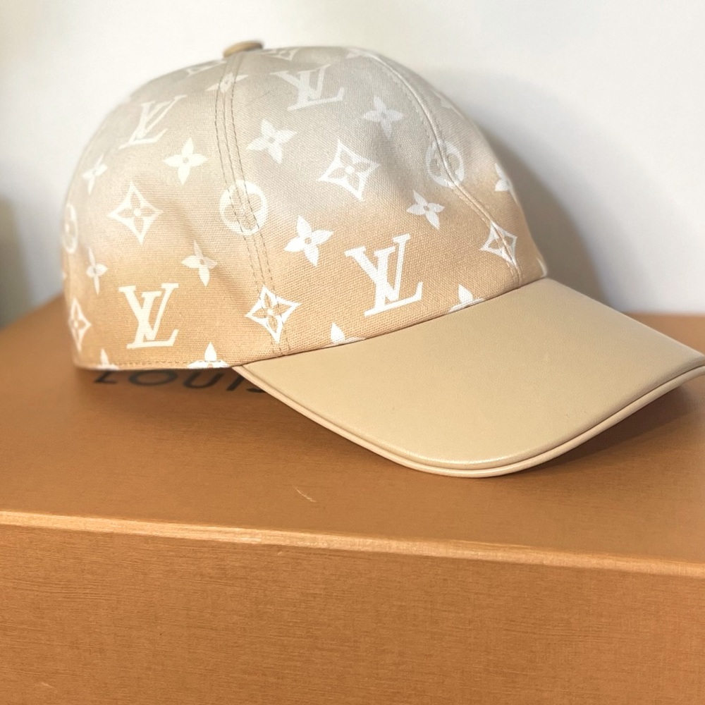 Louis Vuitton By The Pool Baseball Cap Peach Mist Ombré NWT Size Lg ONLY